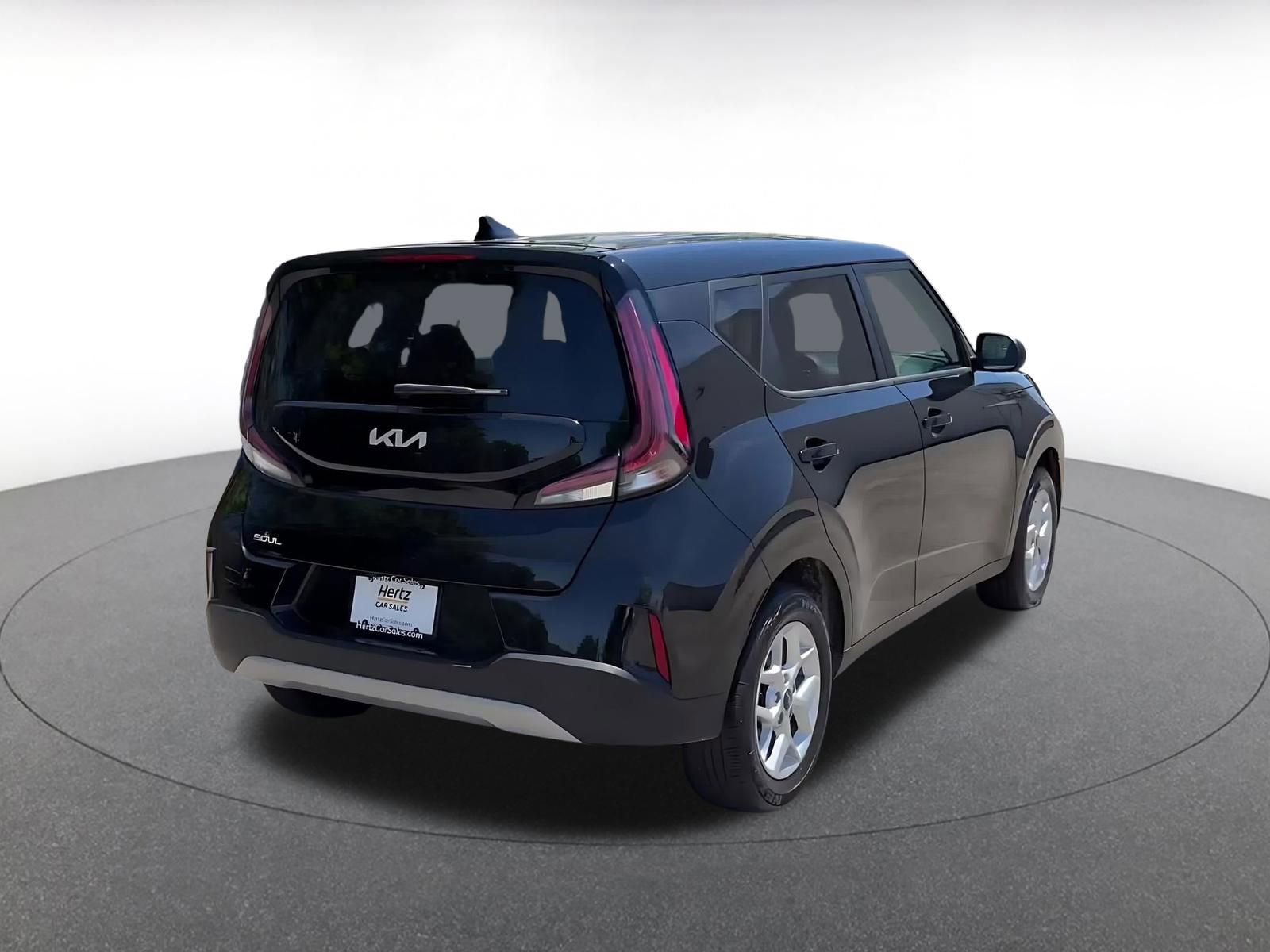 Used 2025 Kia Soul LX w/ LX Technology Package FWD image 14