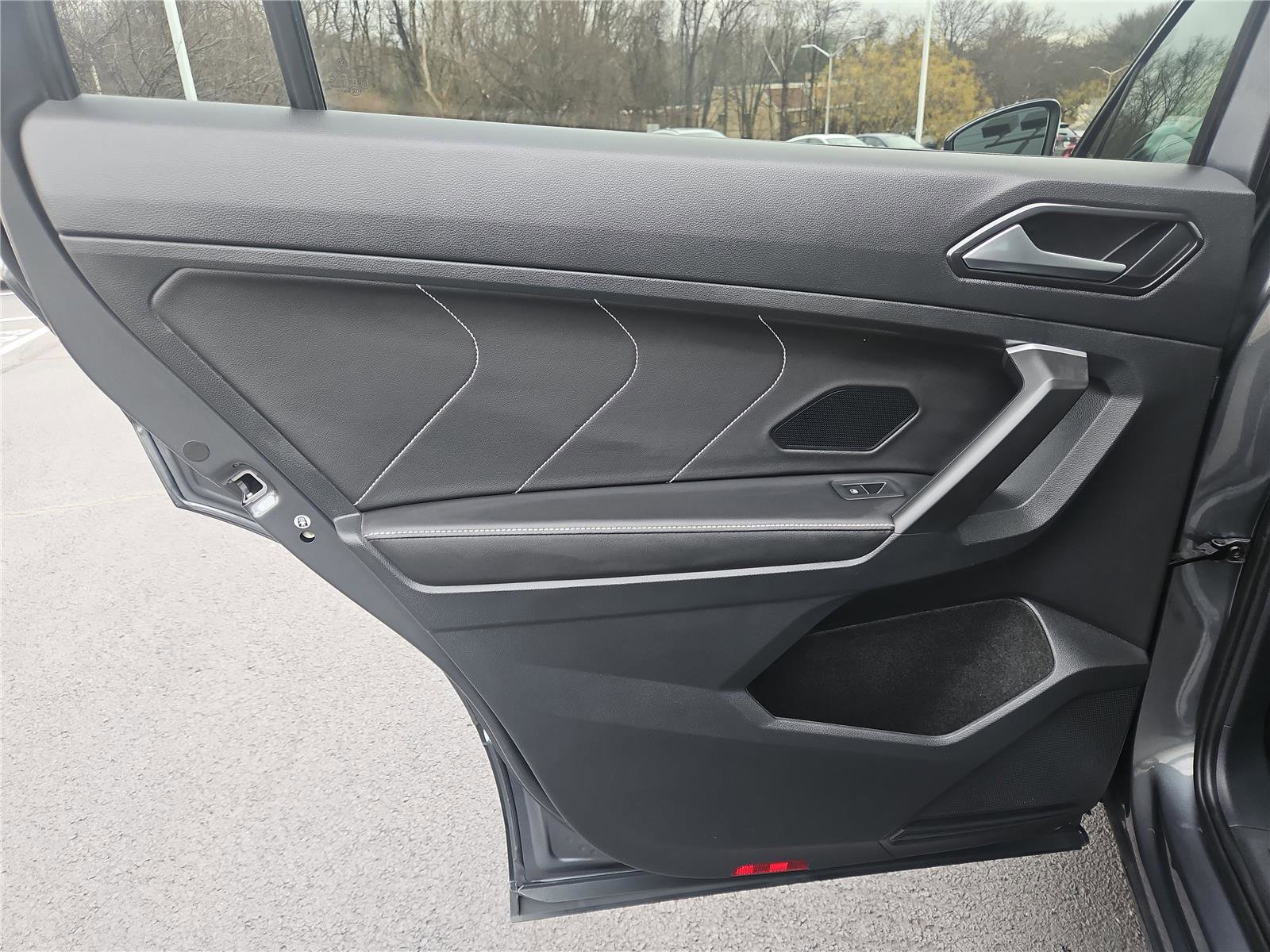 Certified 2024 Volkswagen Tiguan SE image 25