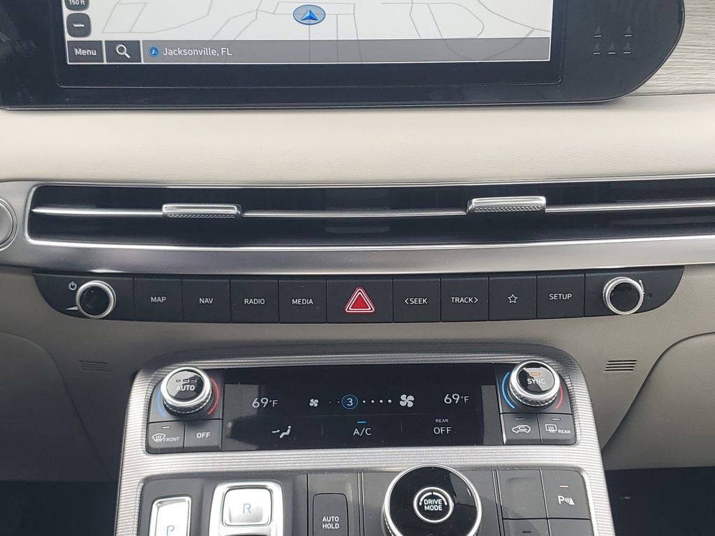 Used 2023 Hyundai Palisade Calligraphy image 32