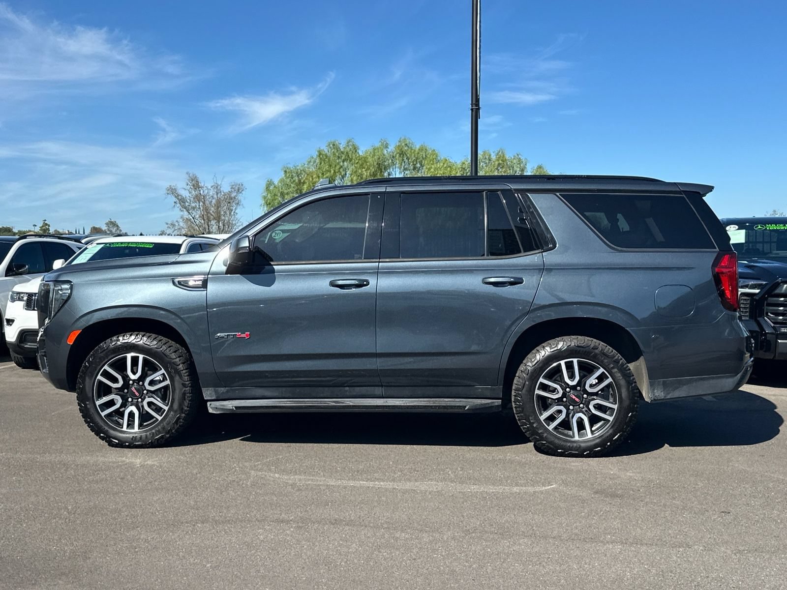 Used 2021 GMC Yukon AT4 AWD/4WD image 6