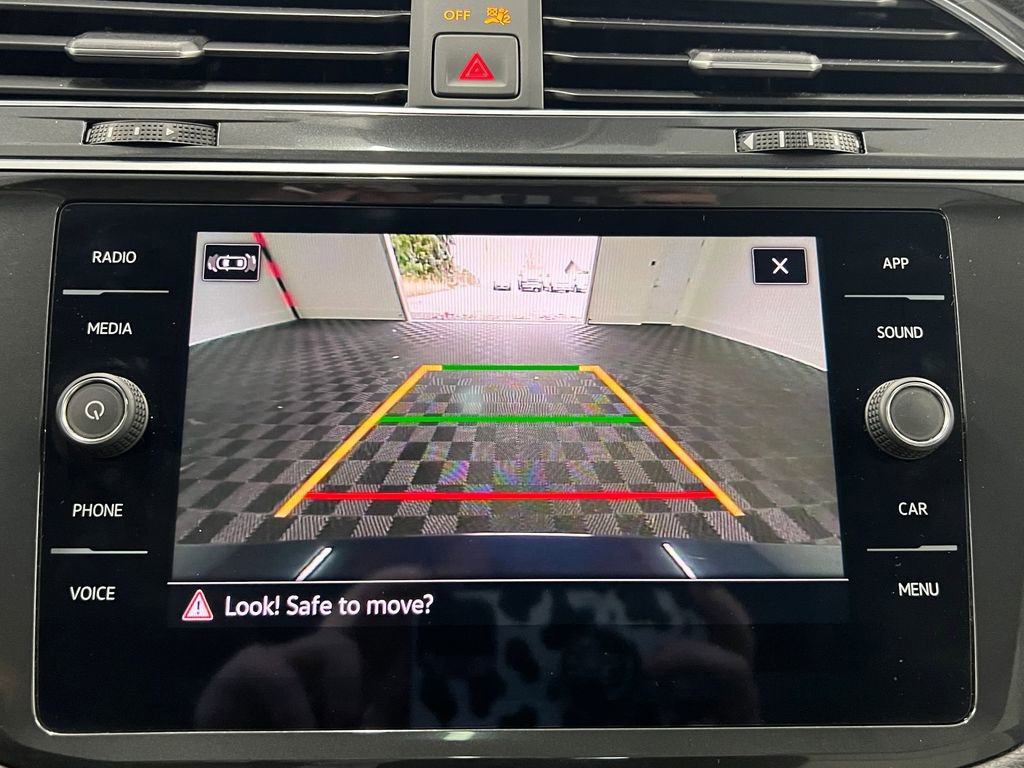 Used 2022 Volkswagen Tiguan SE image 24