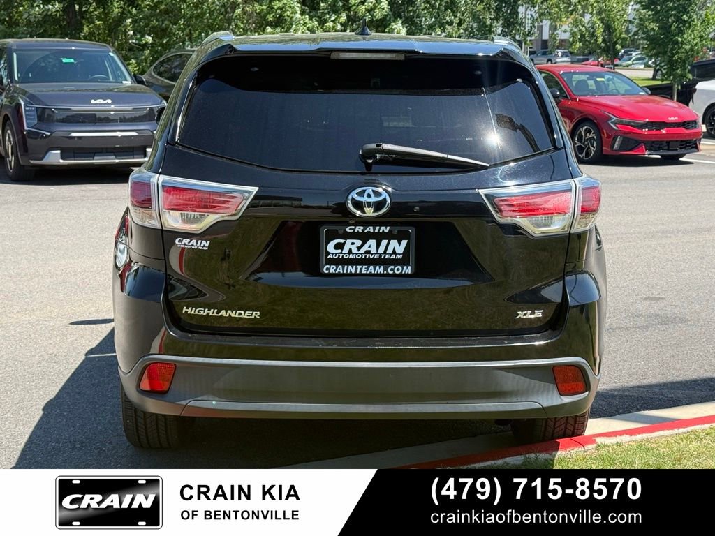 Used 2016 Toyota Highlander XLE FWD image 6