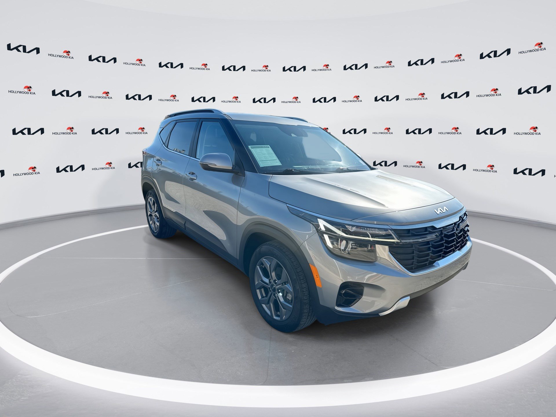 Certified 2024 Kia Seltos S FWD image 2