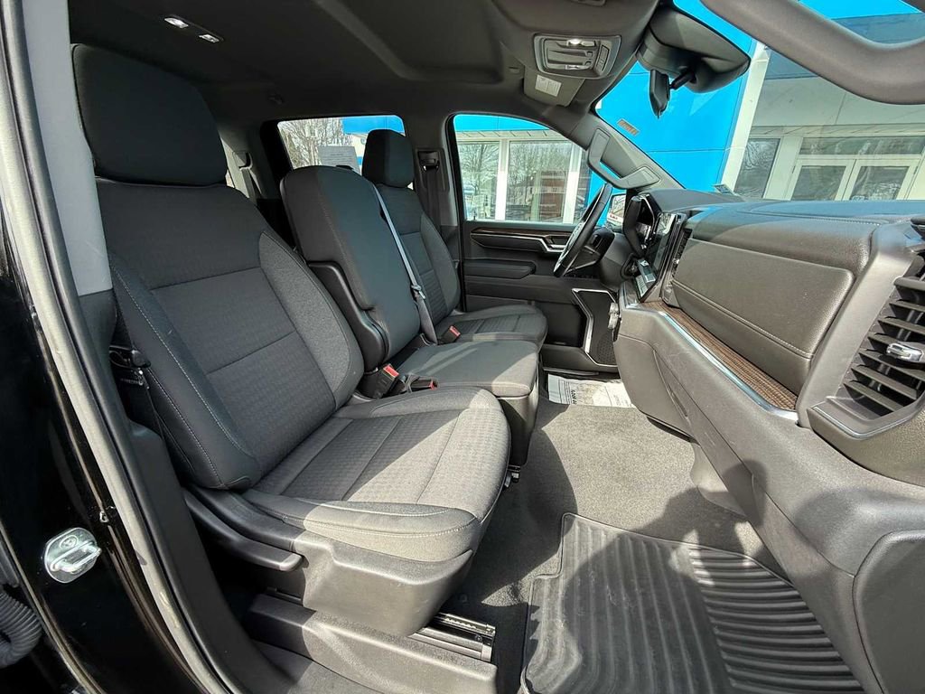 Used 2023 Chevrolet Silverado 1500 LT image 41