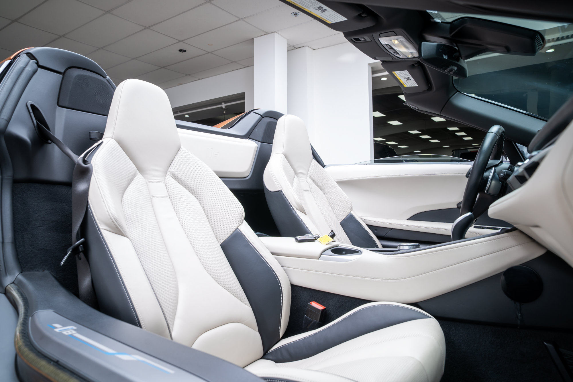 Used 2019 BMW i8 Roadster AWD/4WD image 24