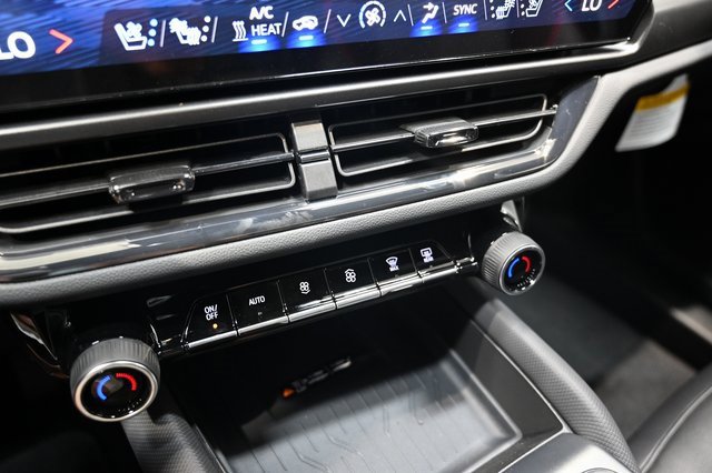 New 2025 Chevrolet Equinox EV RS image 17