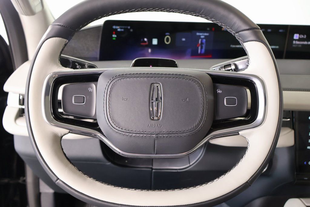 New 2025 Lincoln Navigator Reserve image 3