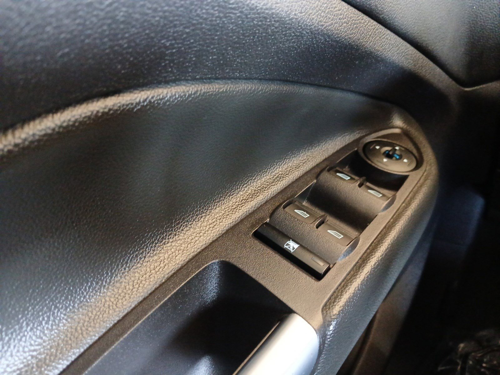 Used 2013 Ford Escape SE image 19