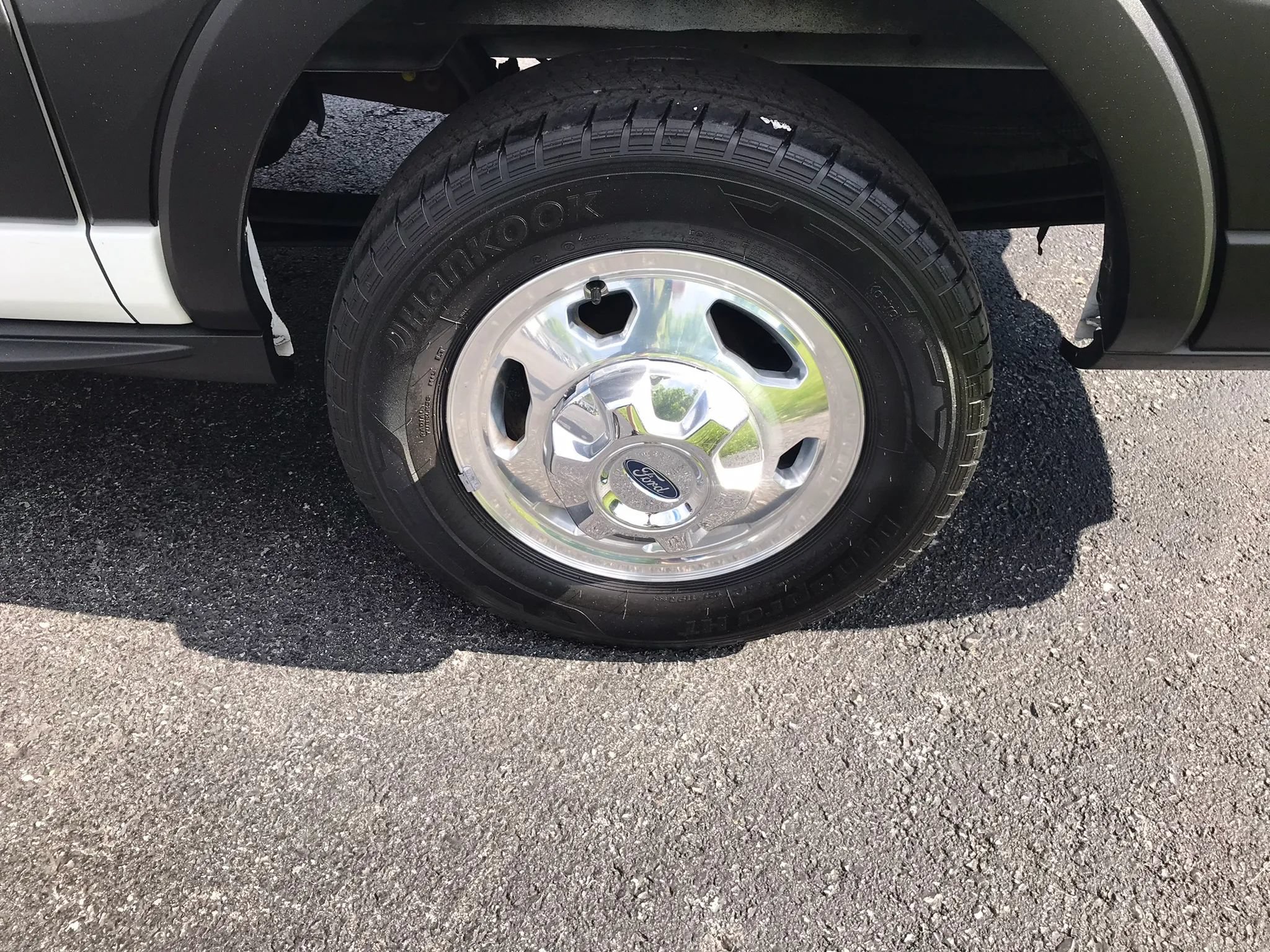 Used 2020 Ford Transit 250 Low Roof AWD image 37