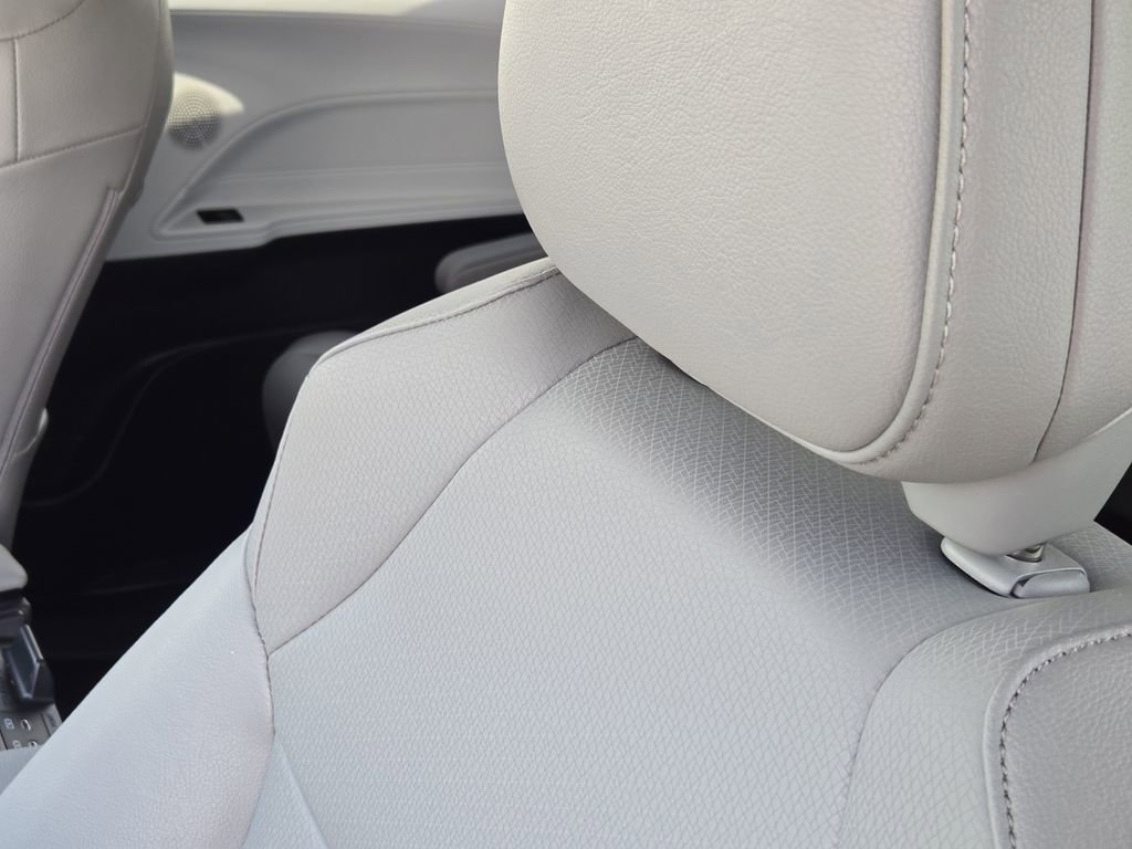 Used 2025 Toyota Sienna XLE w/ XLE Plus Package image 17