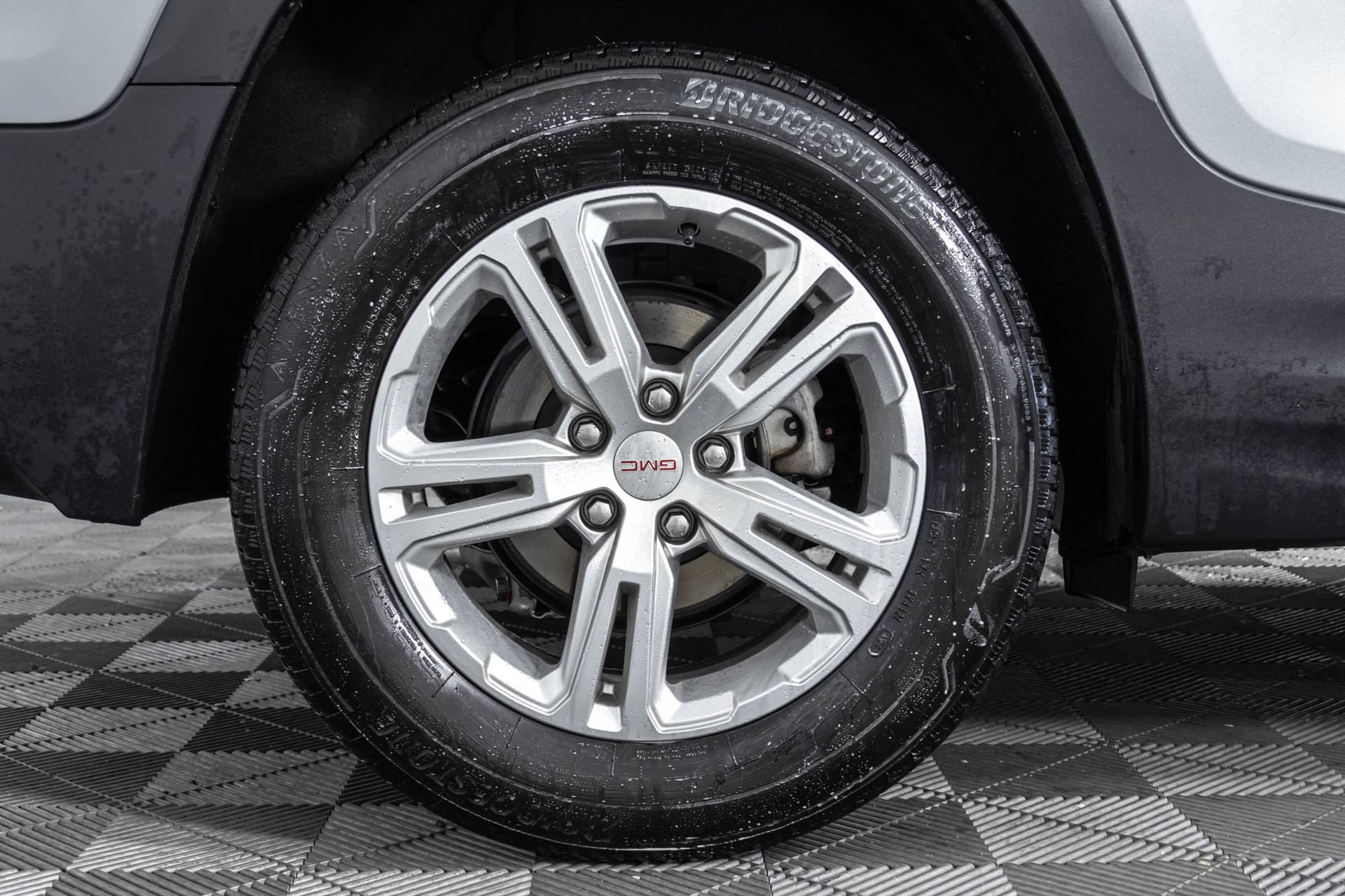 Used 2024 GMC Terrain SLE AWD/4WD image 43