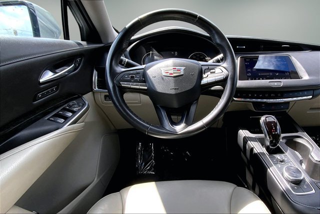 Used 2023 Cadillac XT4 Premium Luxury AWD/4WD image 4