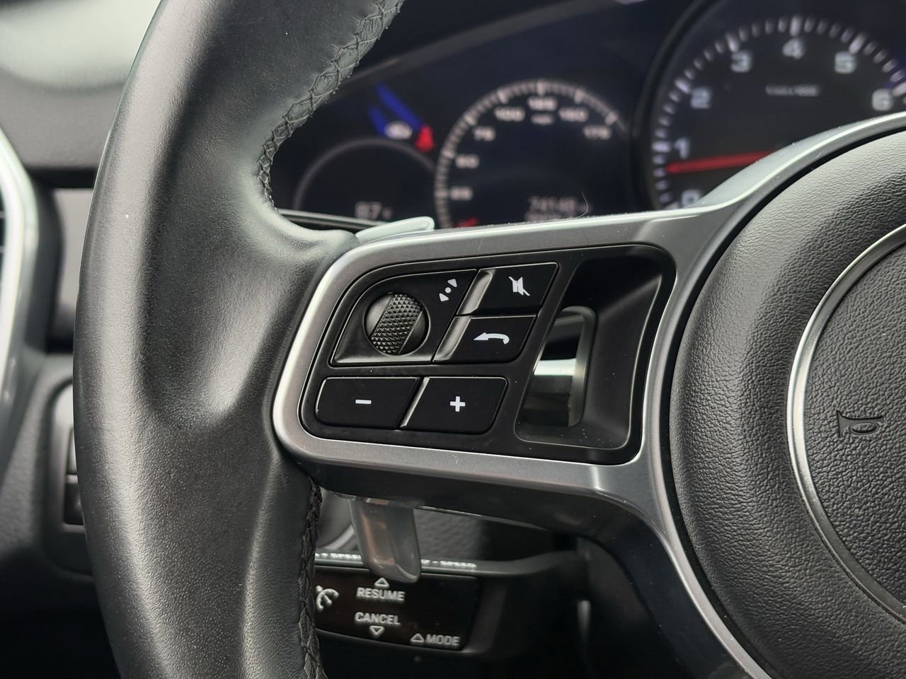 Used 2020 Porsche Cayenne image 16