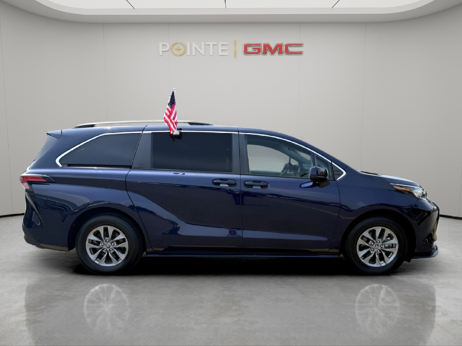 Used 2022 Toyota Sienna LE image 9