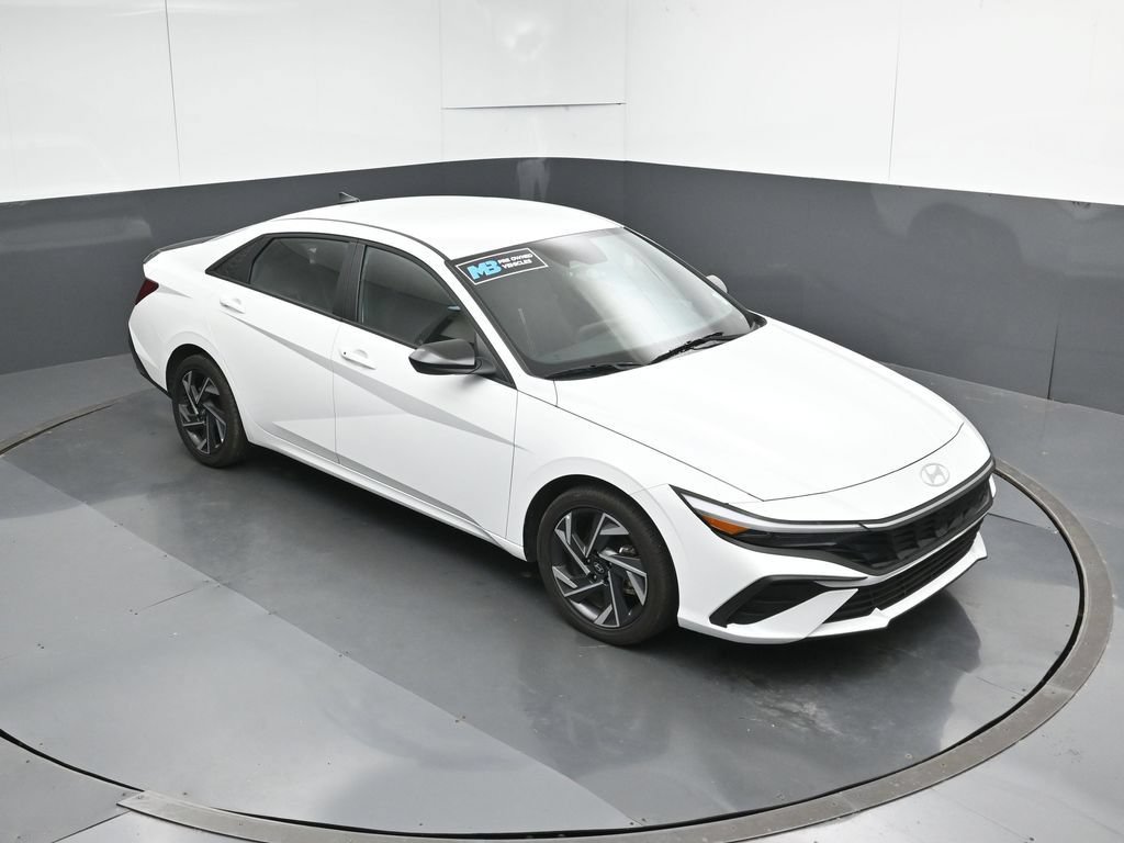 Used 2025 Hyundai Elantra SEL FWD image 53