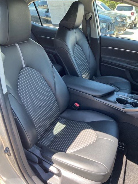 Used 2022 Toyota Camry SE FWD image 15