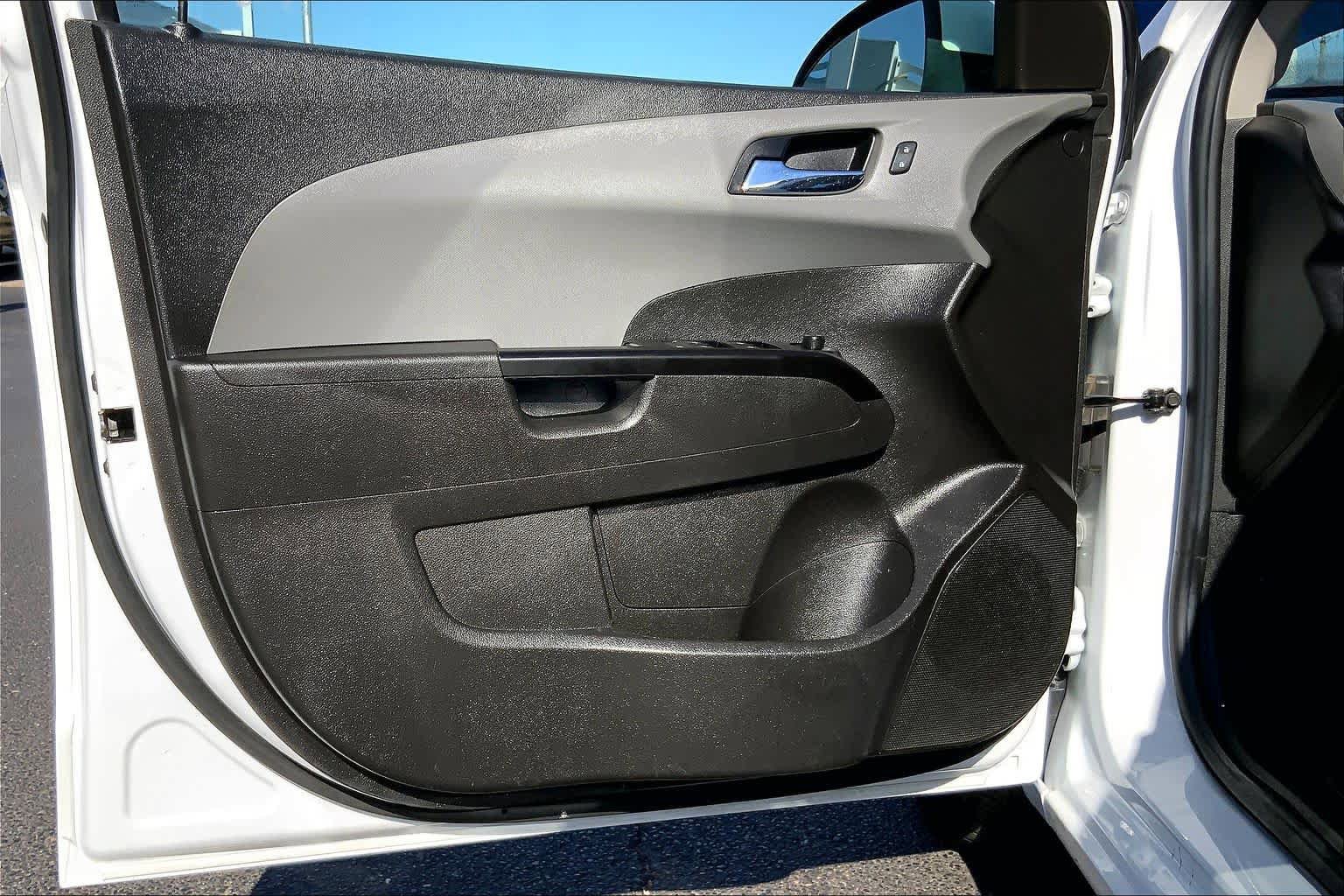 Used 2019 Chevrolet Sonic LT FWD image 22