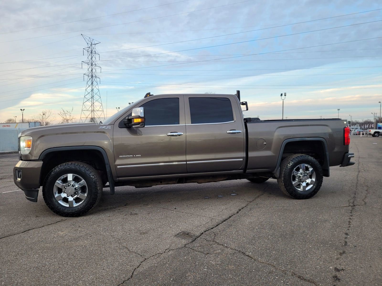 Used 2015 GMC Sierra 3500 SLT image 3