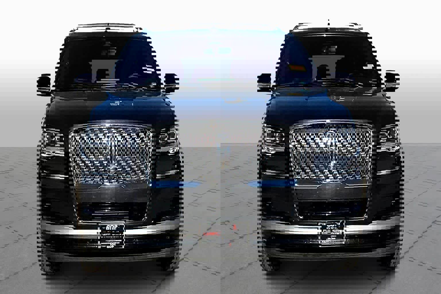 Used 2024 Lincoln Navigator L Reserve image 3