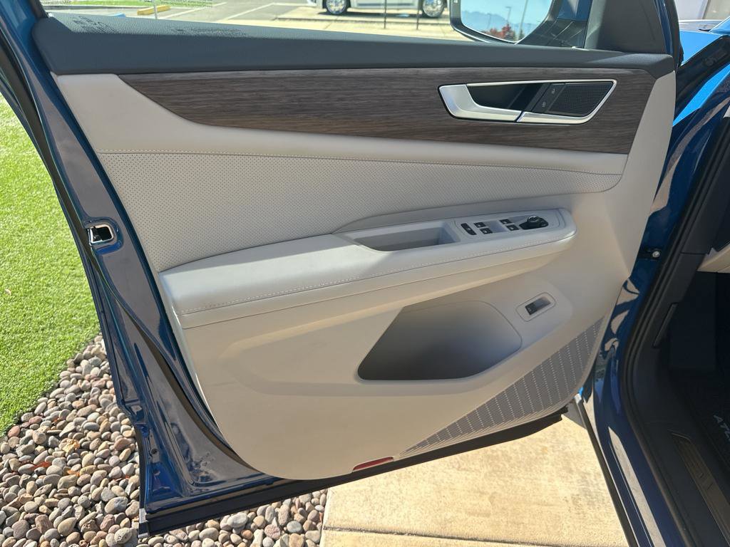 New 2025 Volkswagen Atlas SEL image 9