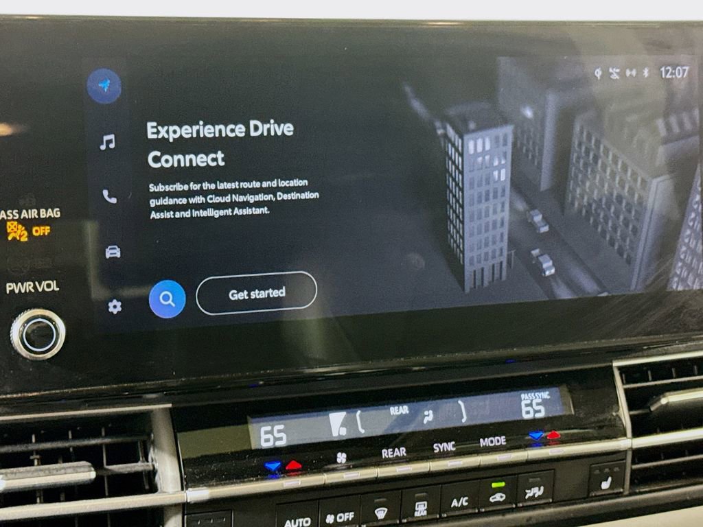 Used 2025 Toyota Sienna XLE image 11