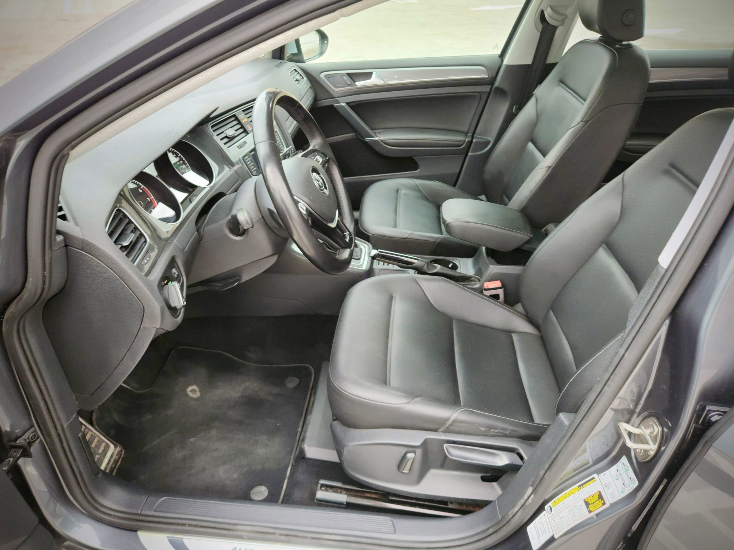 Used 2017 Volkswagen Golf Alltrack SE image 19