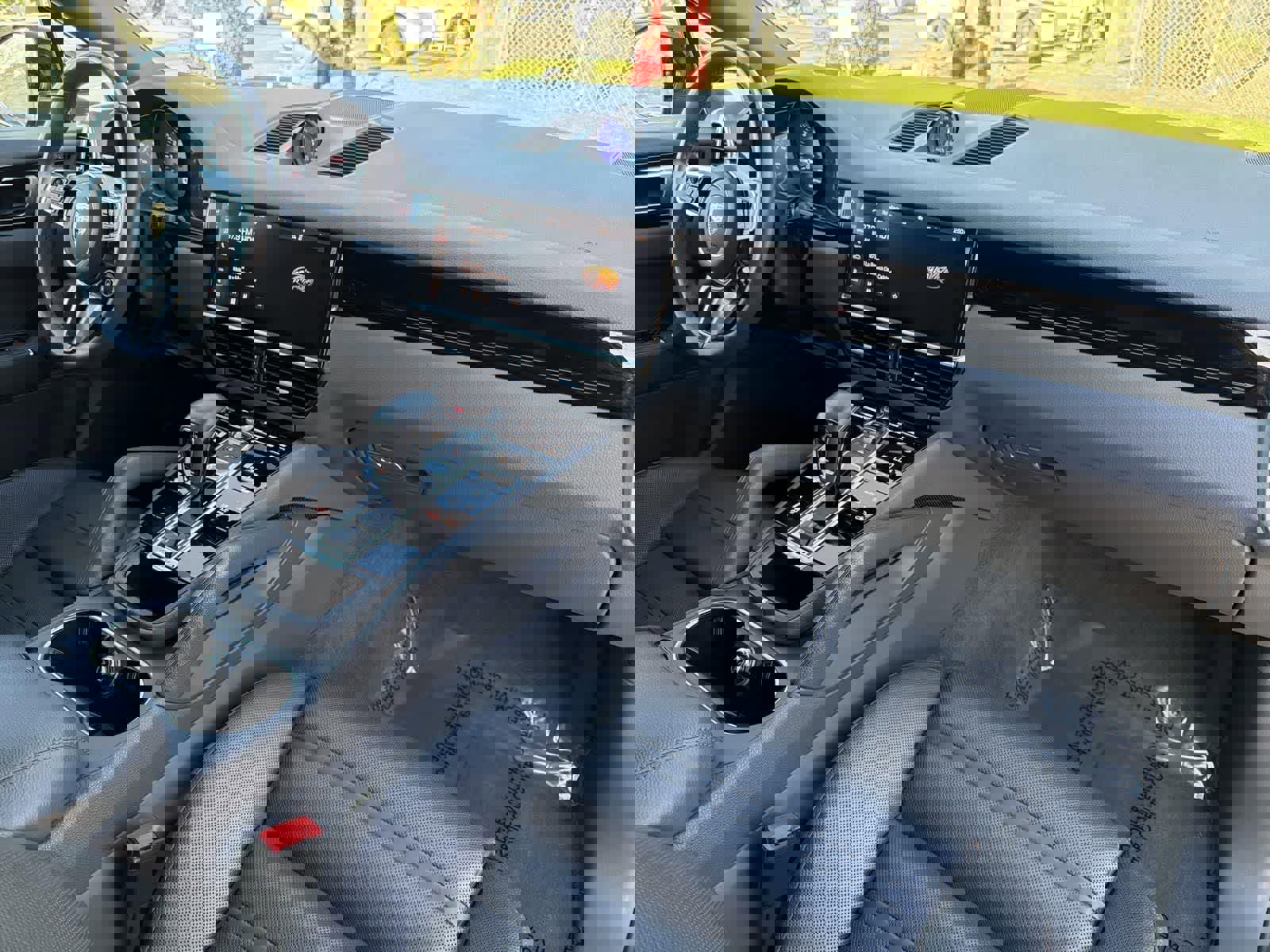 Used 2021 Porsche Cayenne Coupe image 34