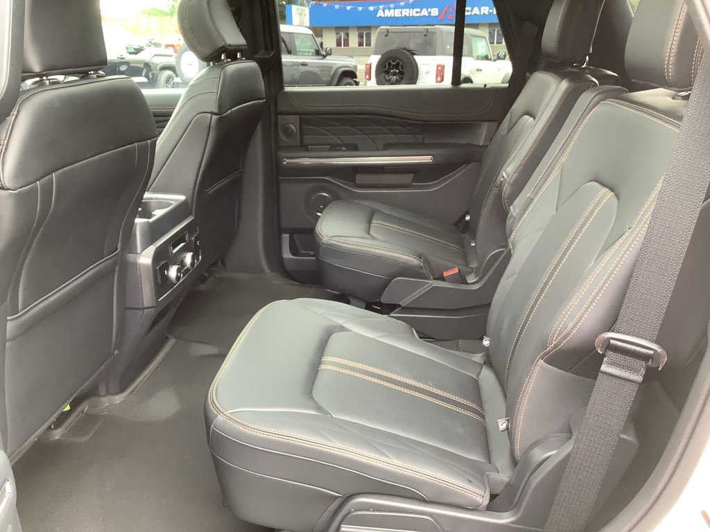 Used 2023 Ford Expedition Platinum AWD/4WD image 11