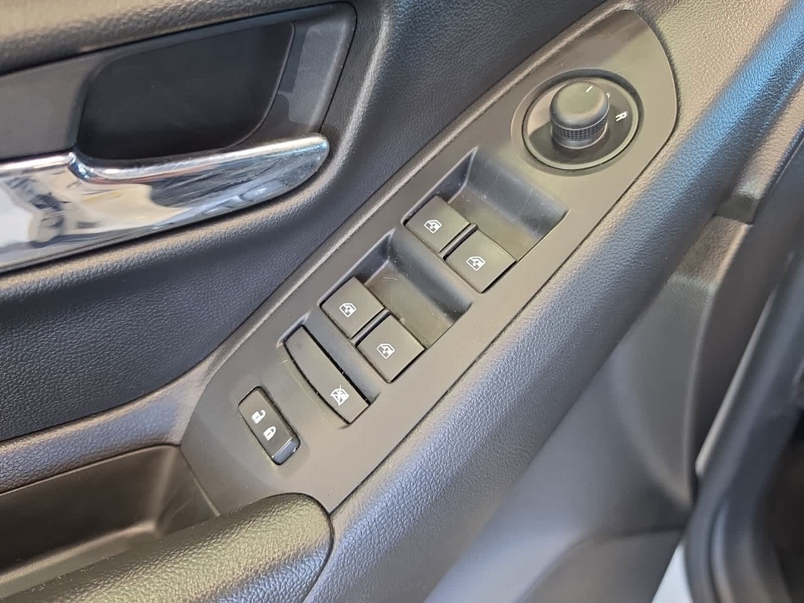 Used 2021 Chevrolet Trax LT FWD image 18