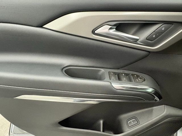 New 2026 Chevrolet Traverse LT w/ Midnight/Sport Edition FWD image 12
