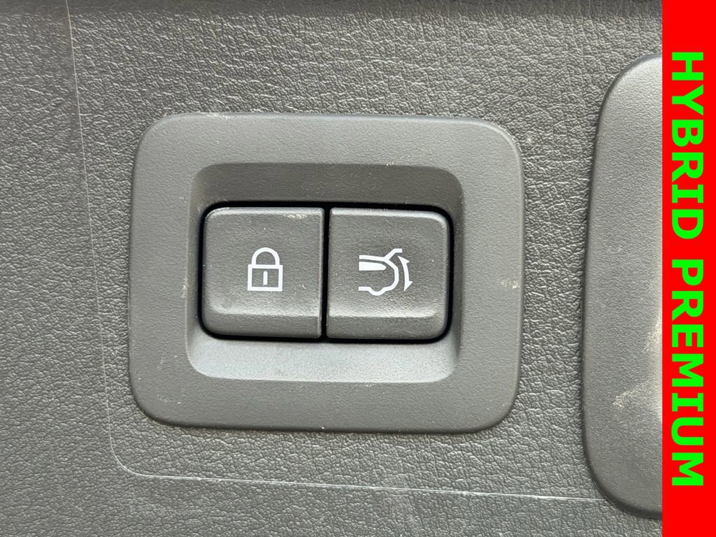 Used 2025 MAZDA CX-50 AWD 2.5 Hybrid w/ Premium Pkg image 32