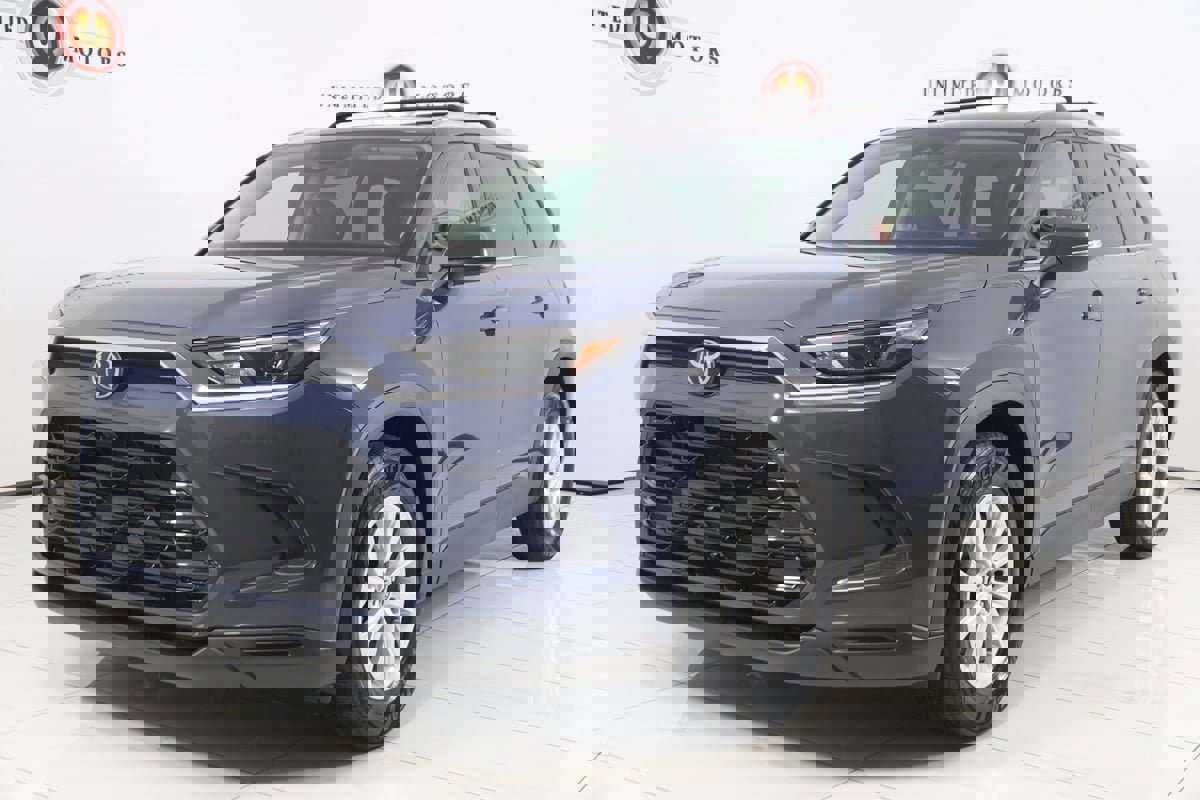 Used 2024 Toyota Grand Highlander XLE image 5