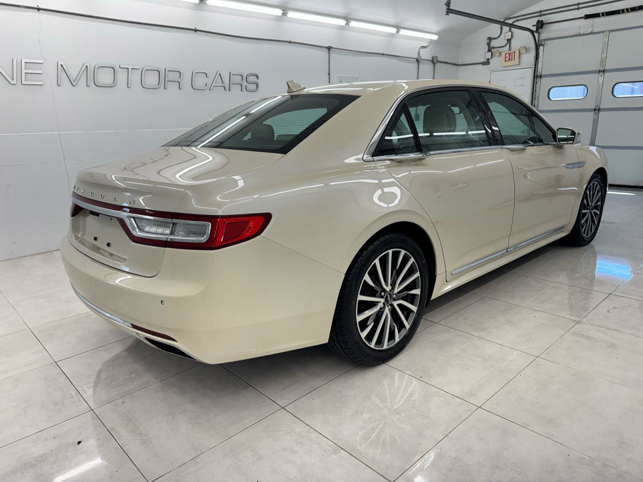 Used 2018 Lincoln Continental Select FWD image 5