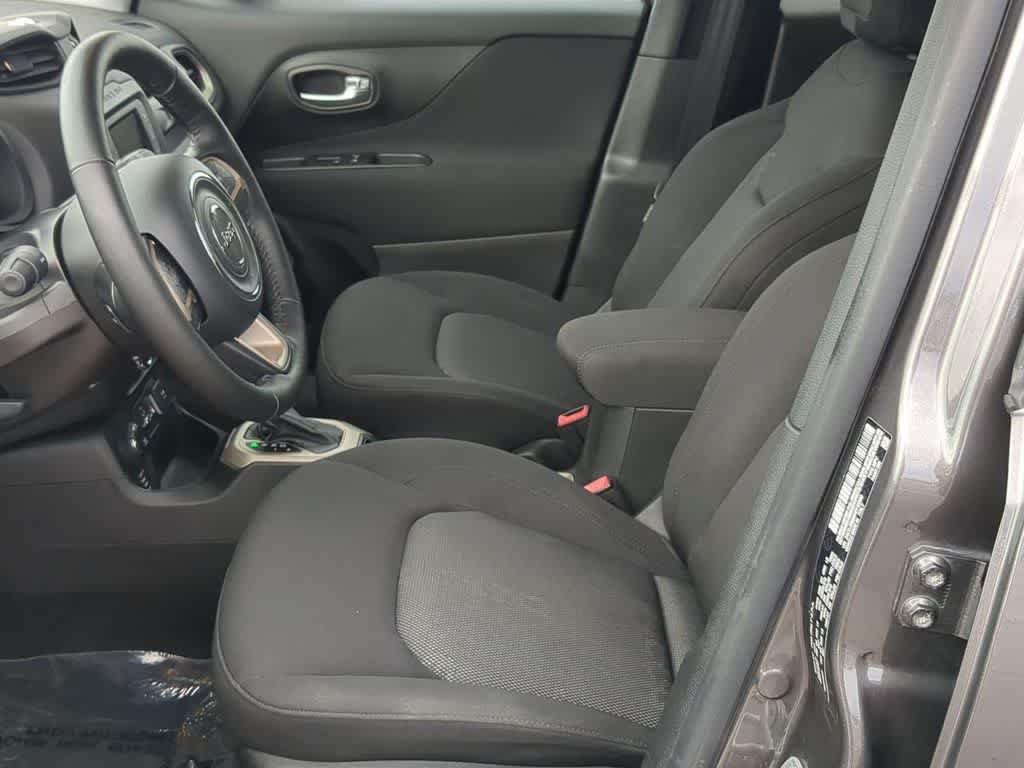 Used 2017 Jeep Renegade Latitude w/ Cold Weather Group AWD/4WD image 14