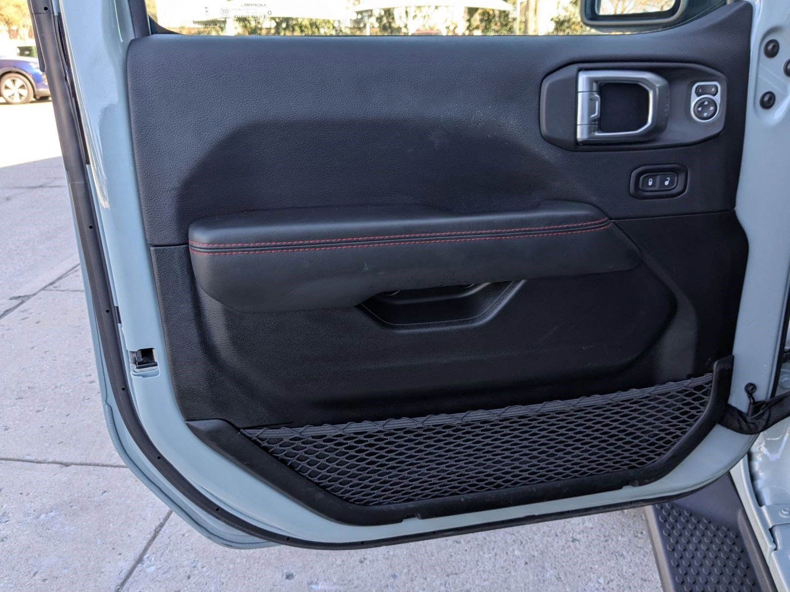 Used 2024 Jeep Wrangler Unlimited Rubicon w/ Technology Group image 13