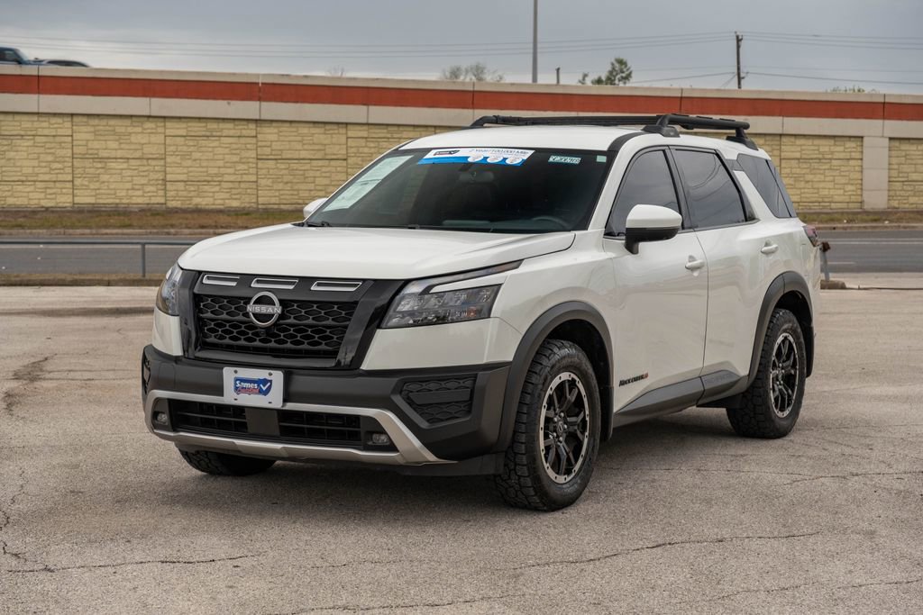 Used 2025 Nissan Pathfinder Rock Creek AWD/4WD image 3
