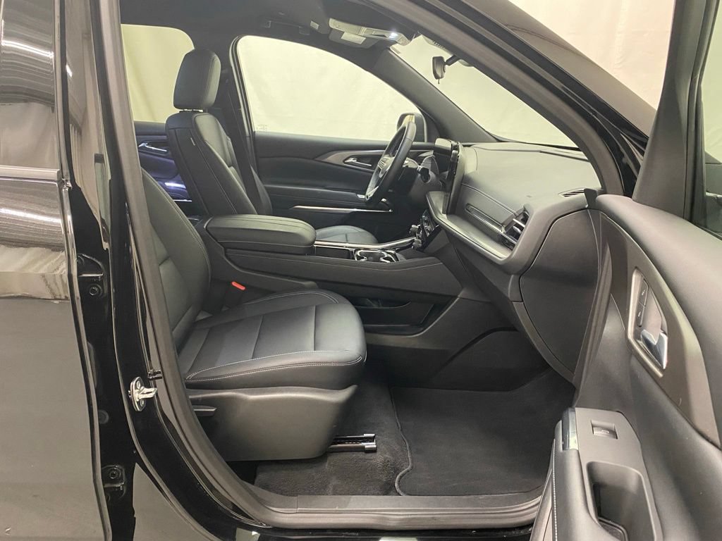 Used 2026 Chevrolet Traverse LT AWD/4WD image 15