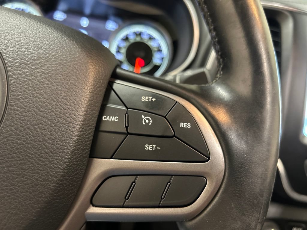 Used 2021 Jeep Cherokee Latitude Lux w/ Sun & Sound Group FWD image 22