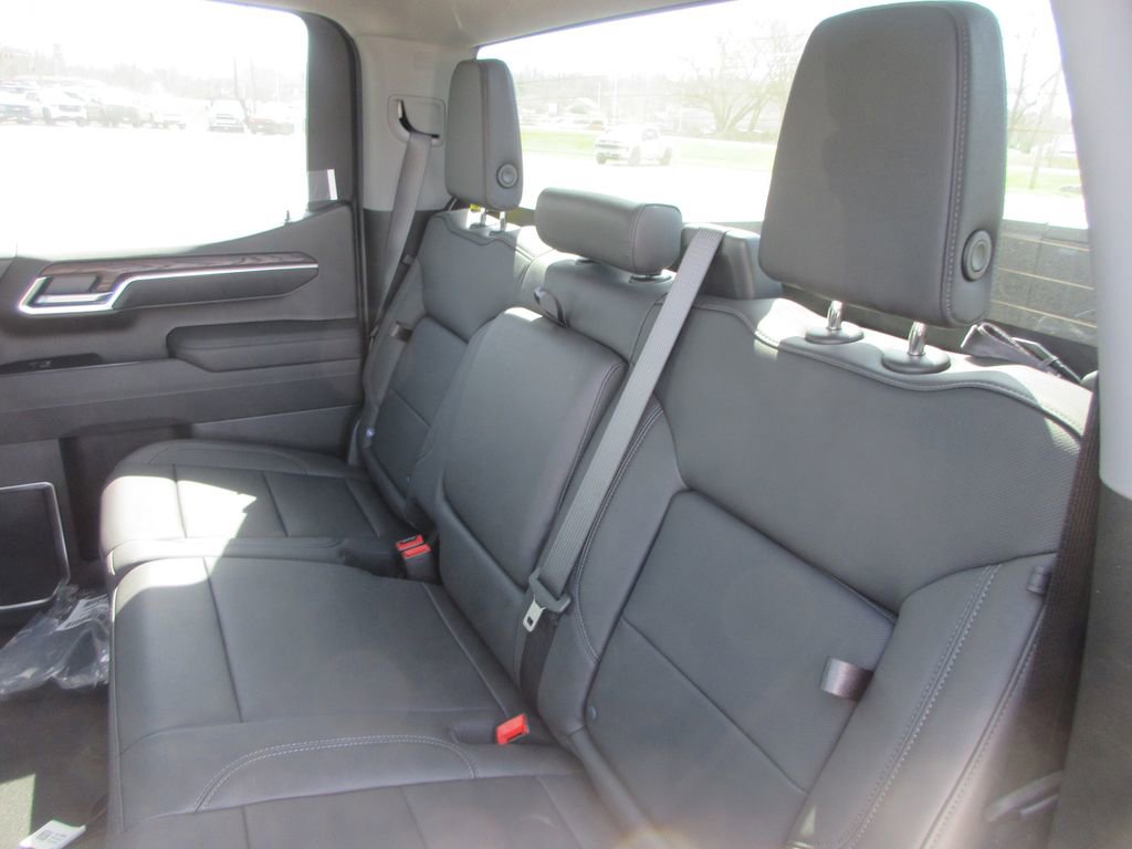 New 2026 GMC Sierra 1500 SLT image 12