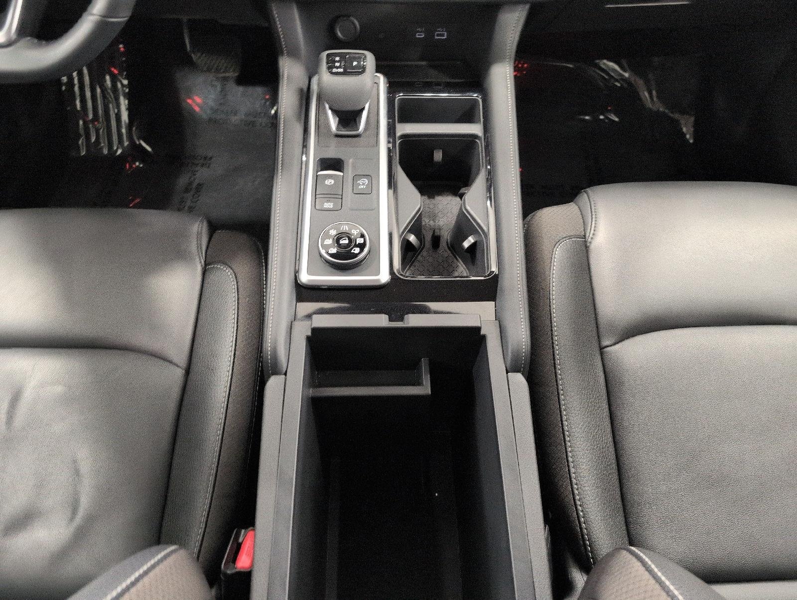 Used 2025 Nissan Pathfinder SL w/ Cargo Package AWD/4WD image 18