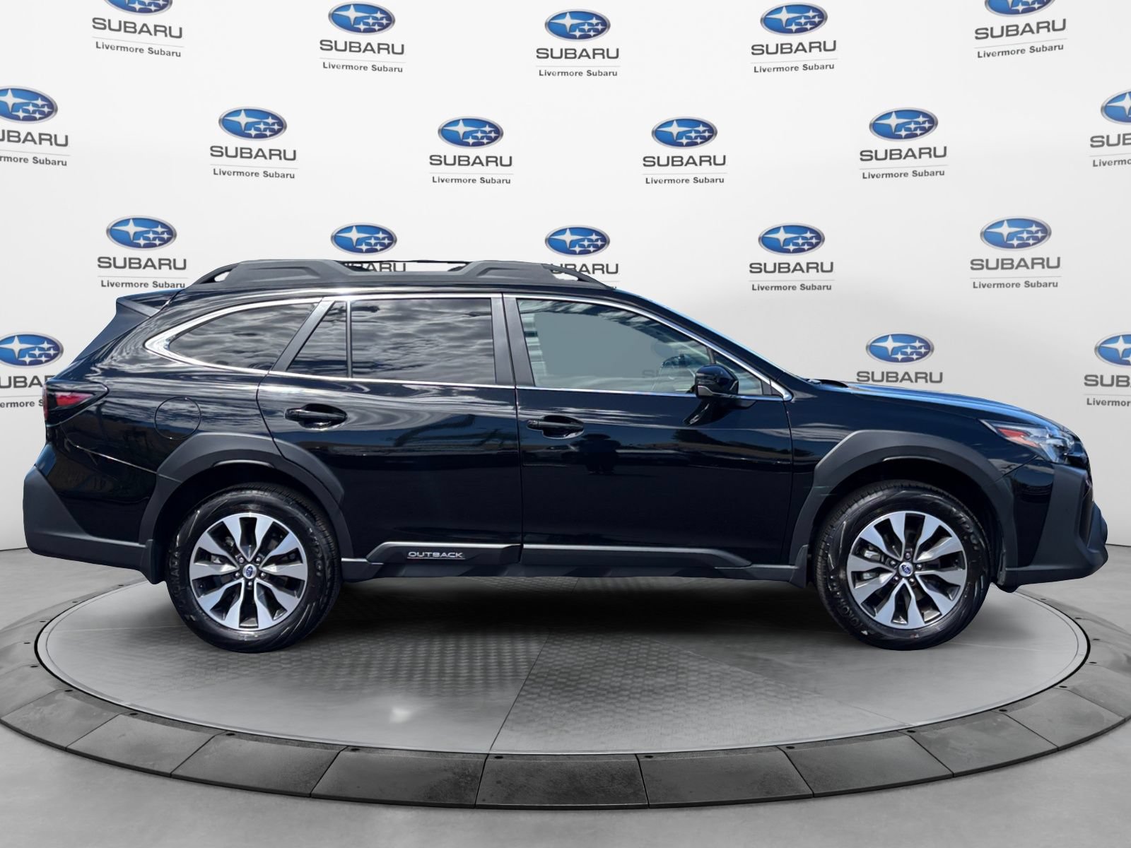 Certified 2025 Subaru Outback Limited AWD/4WD image 7