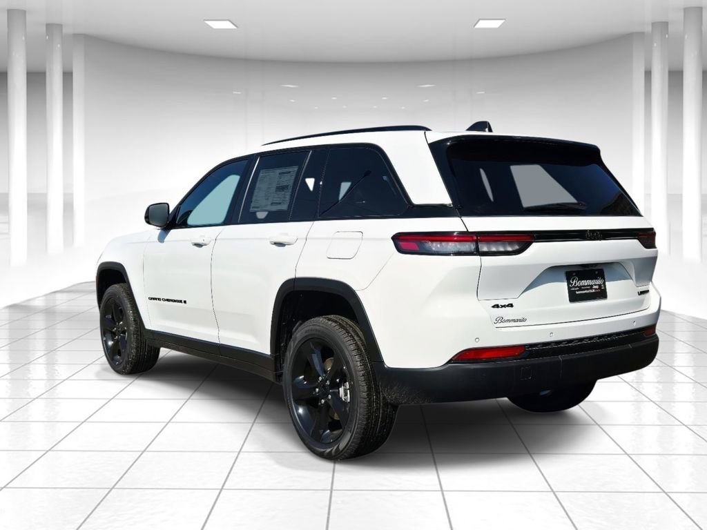 New 2025 Jeep Grand Cherokee Limited w/ Black Appearance Package AWD/4WD image 5
