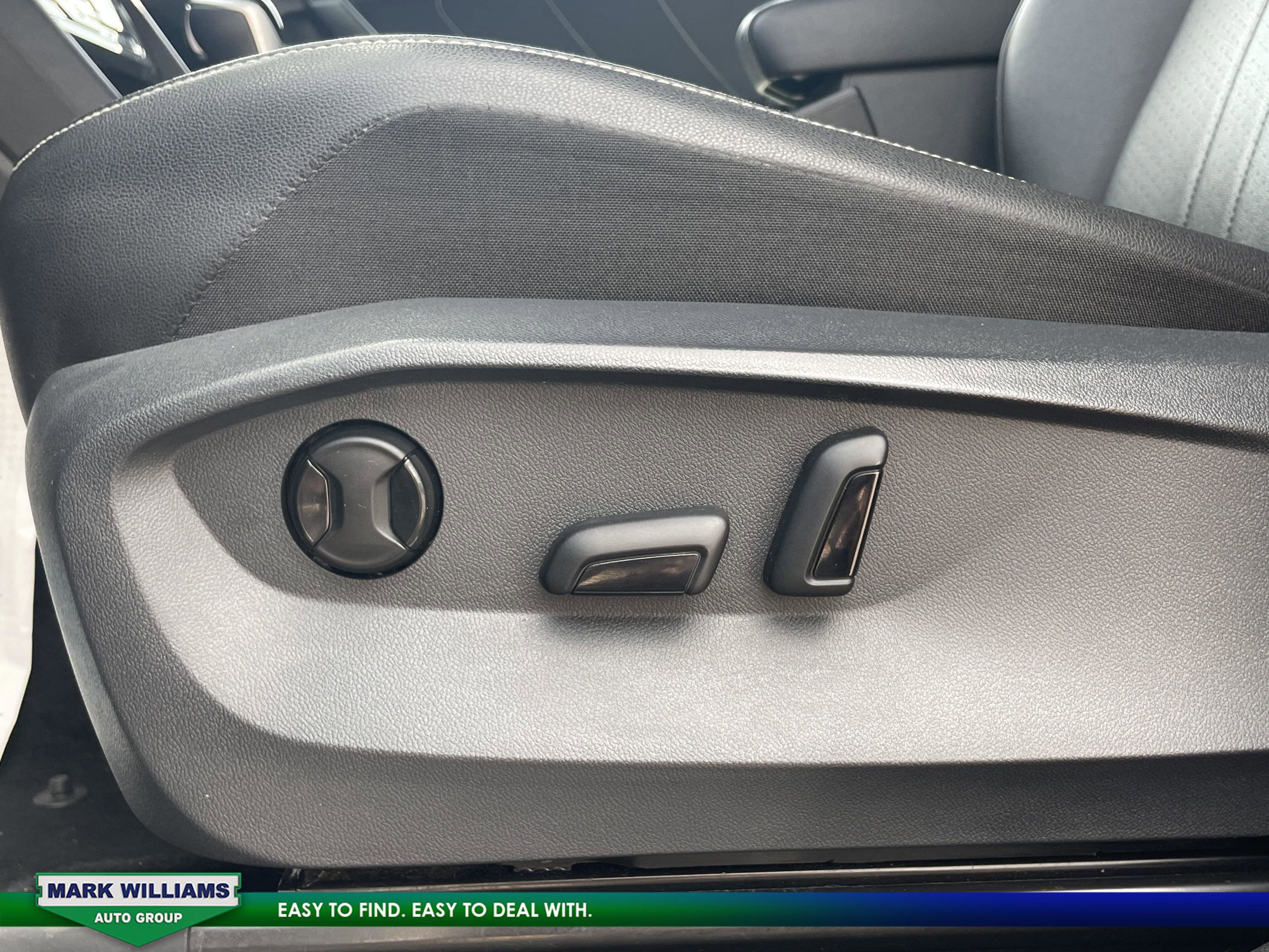 Used 2022 Volkswagen Tiguan SE R-Line image 17