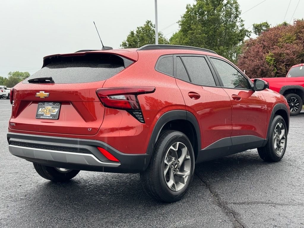 Used 2024 Chevrolet Trax LT image 3
