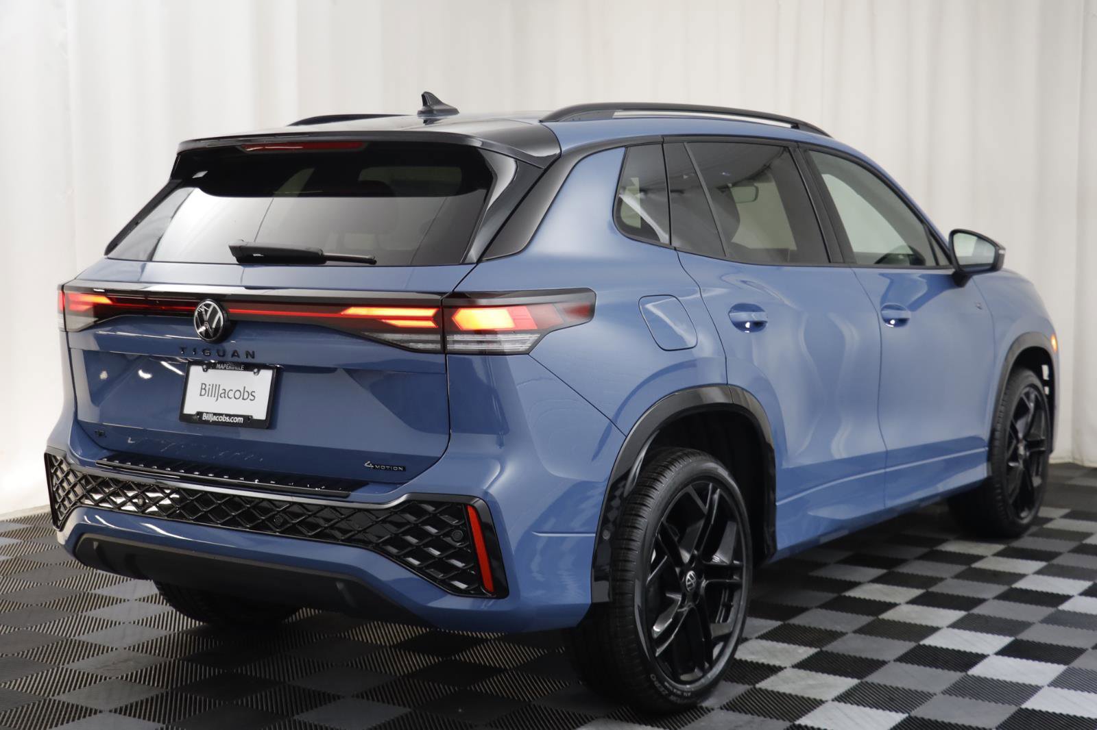 New 2026 Volkswagen Tiguan SE R-Line image 16