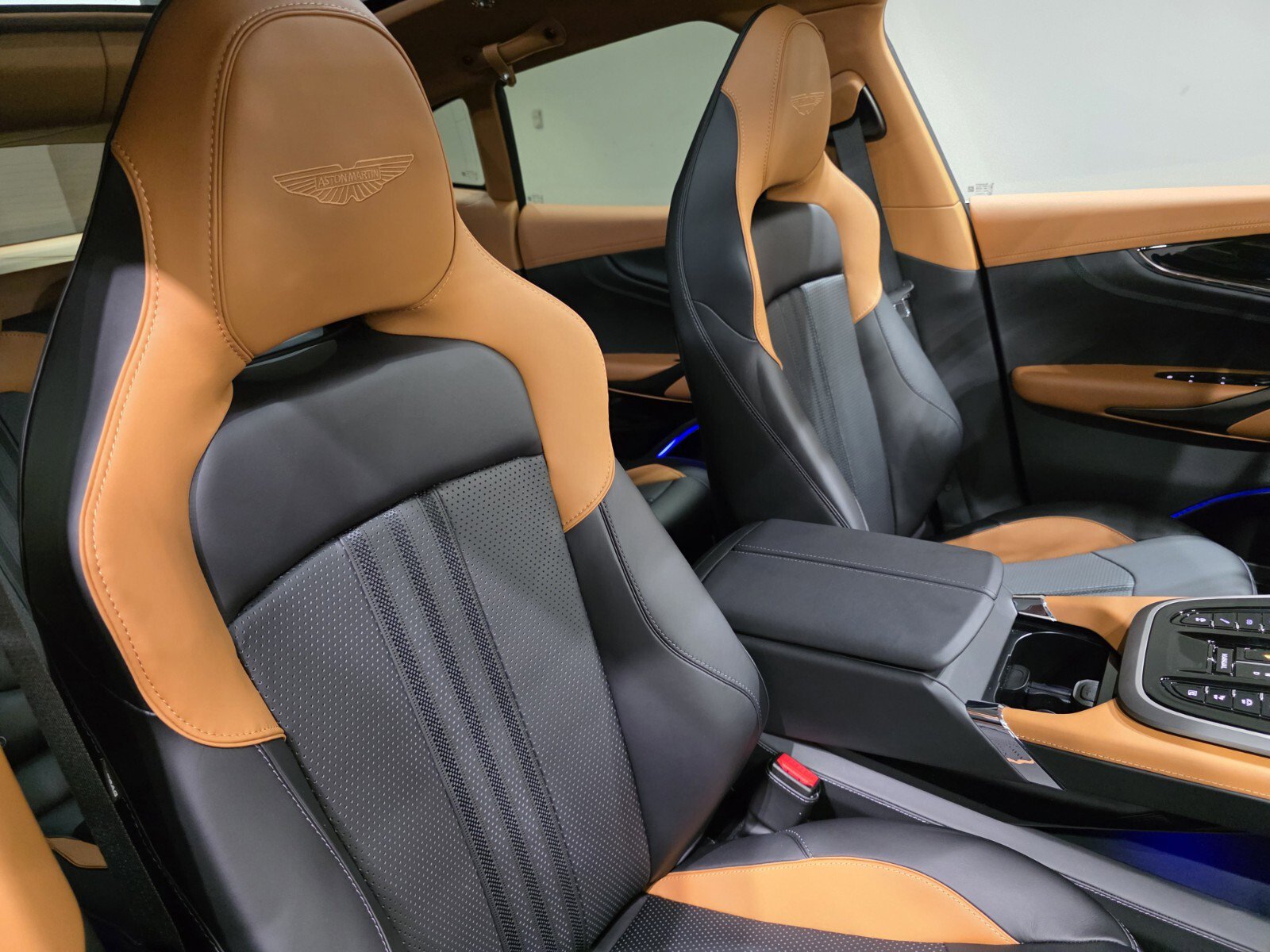 New 2025 Aston Martin DBX 707 image 25