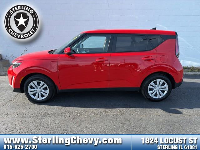 Used 2024 Kia Soul LX FWD image 2
