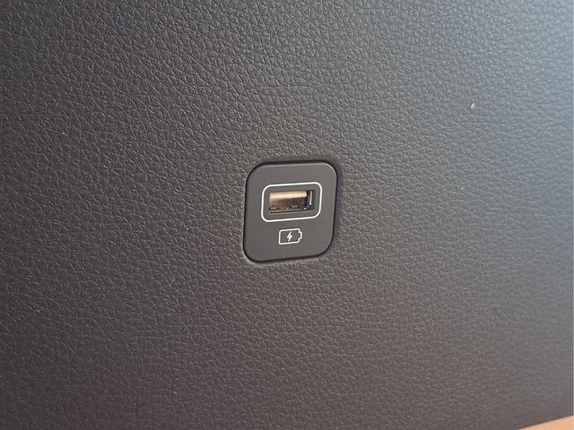 Used 2024 Kia Carnival LX image 24