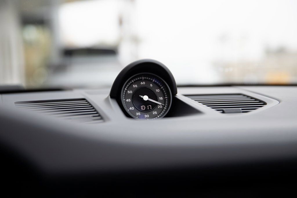 Certified 2025 Porsche 911 Carrera image 13