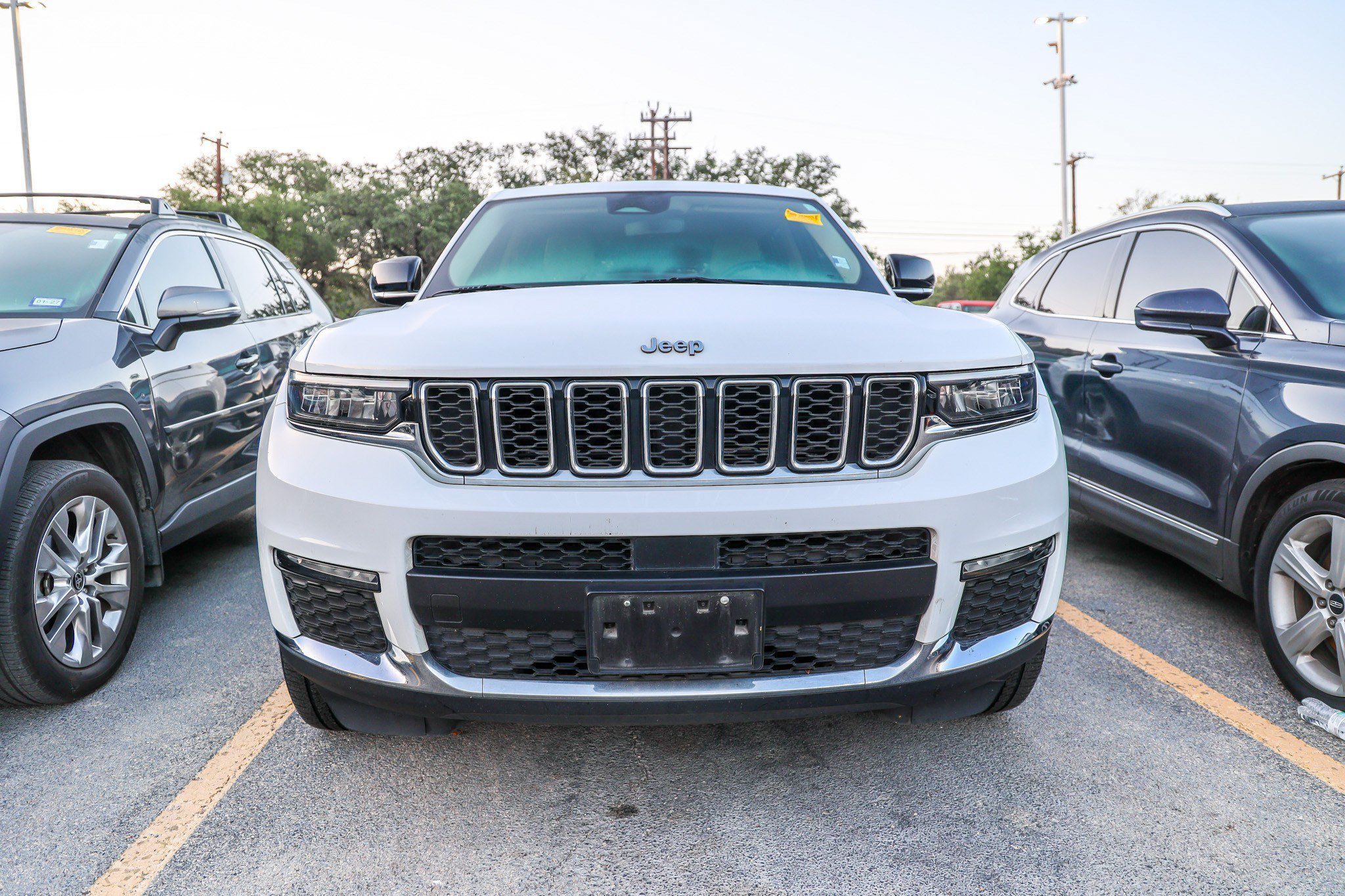 Used 2021 Jeep Grand Cherokee L Limited AWD/4WD image 4